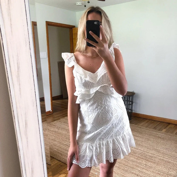 ASTR The Label Bohemian Classic Cutout Ruffle Eyelet Mini Dress Women's Small - Picture 1 of 9